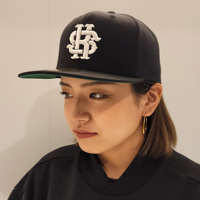 【20%OFF】KINGSIZE（キングサイズ）“MONOGRAM LOGO SNAPBACK CAP”